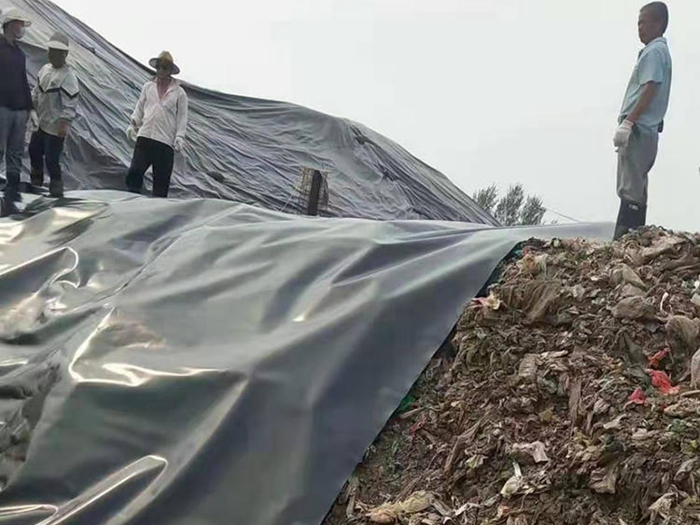 在垃圾填埋場中采用什么規格的土工膜？